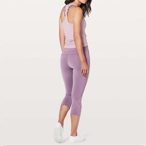 Lululemon womens In Movement Crop Everlux 19" tight smoked mulberry size 8